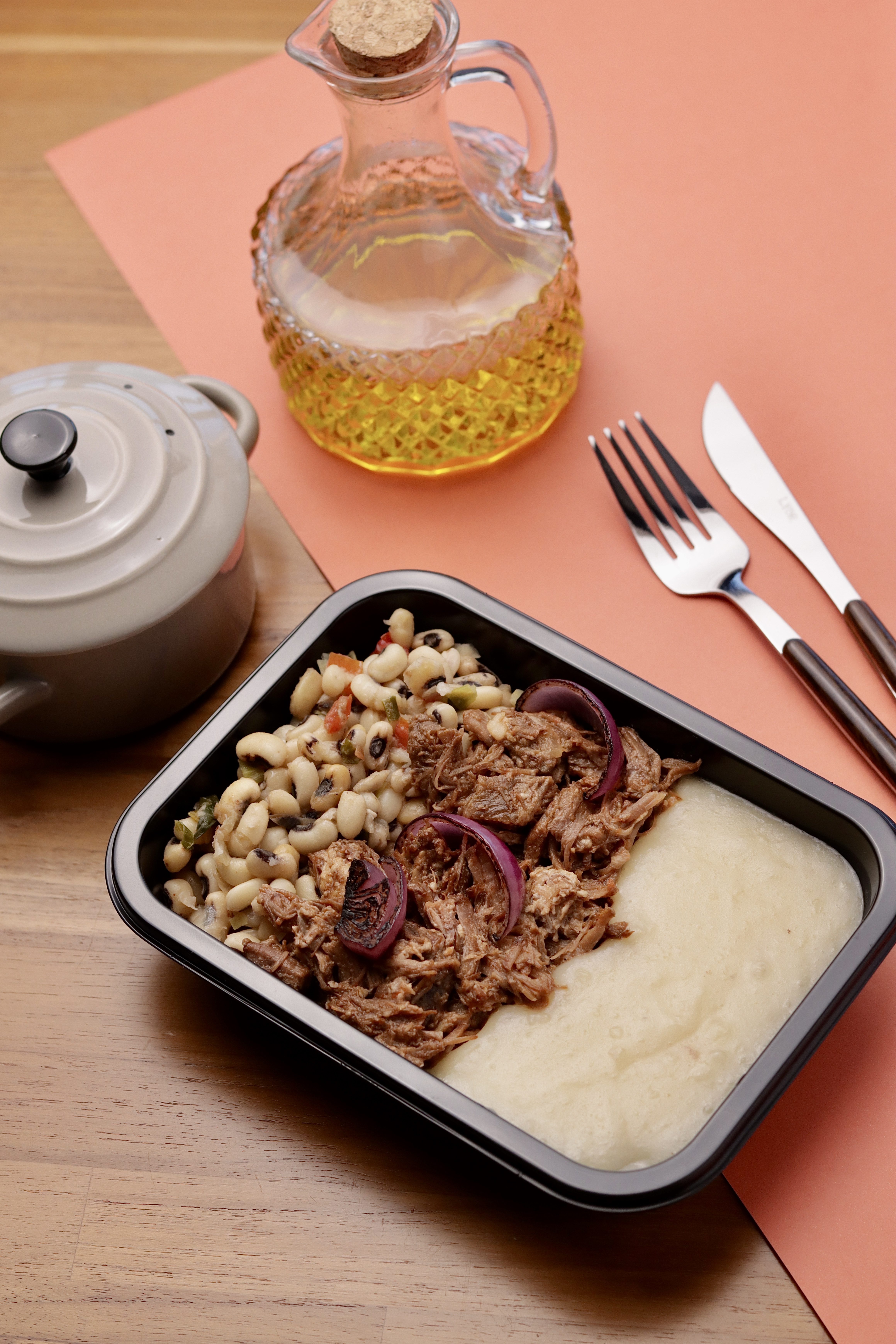 Marmitas com por&ccedil;&otilde;es